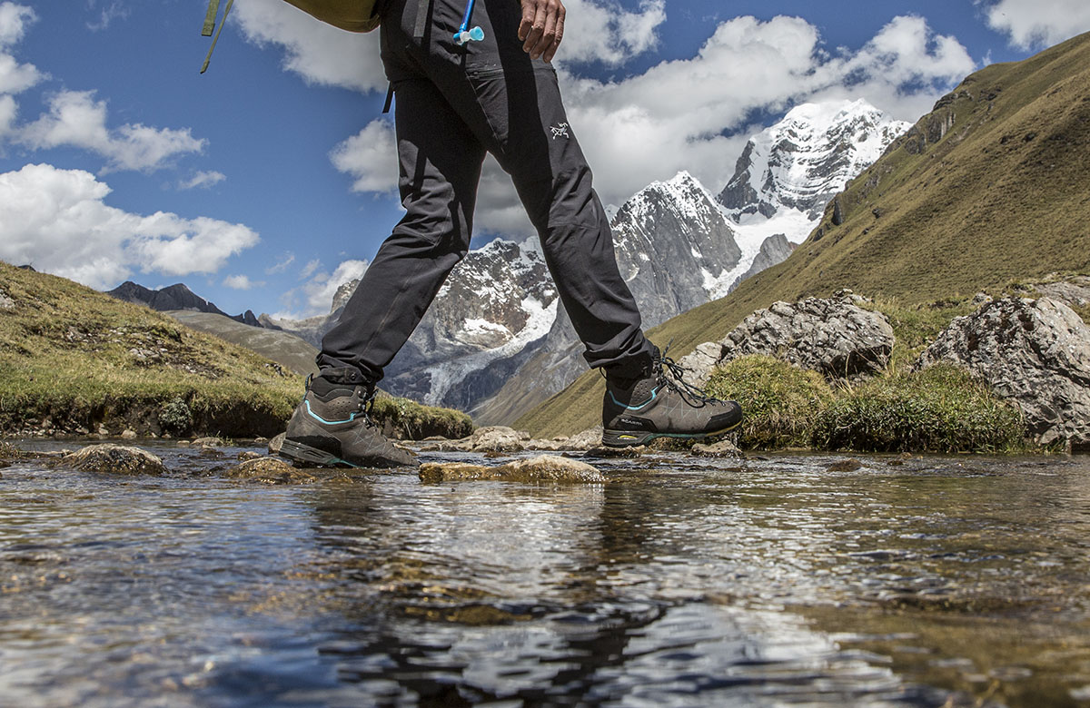 Waterproof store hiking shoes